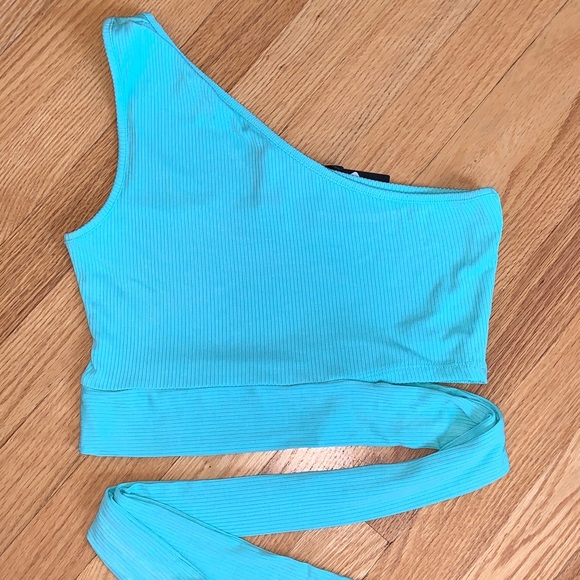 One-Shoulder Waist-Wrapped Crop Top - Picture 7 of 7